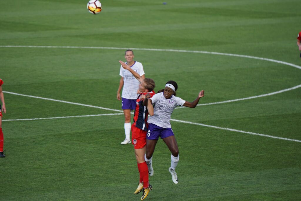 Futebol Feminino Jogadoras Pulando